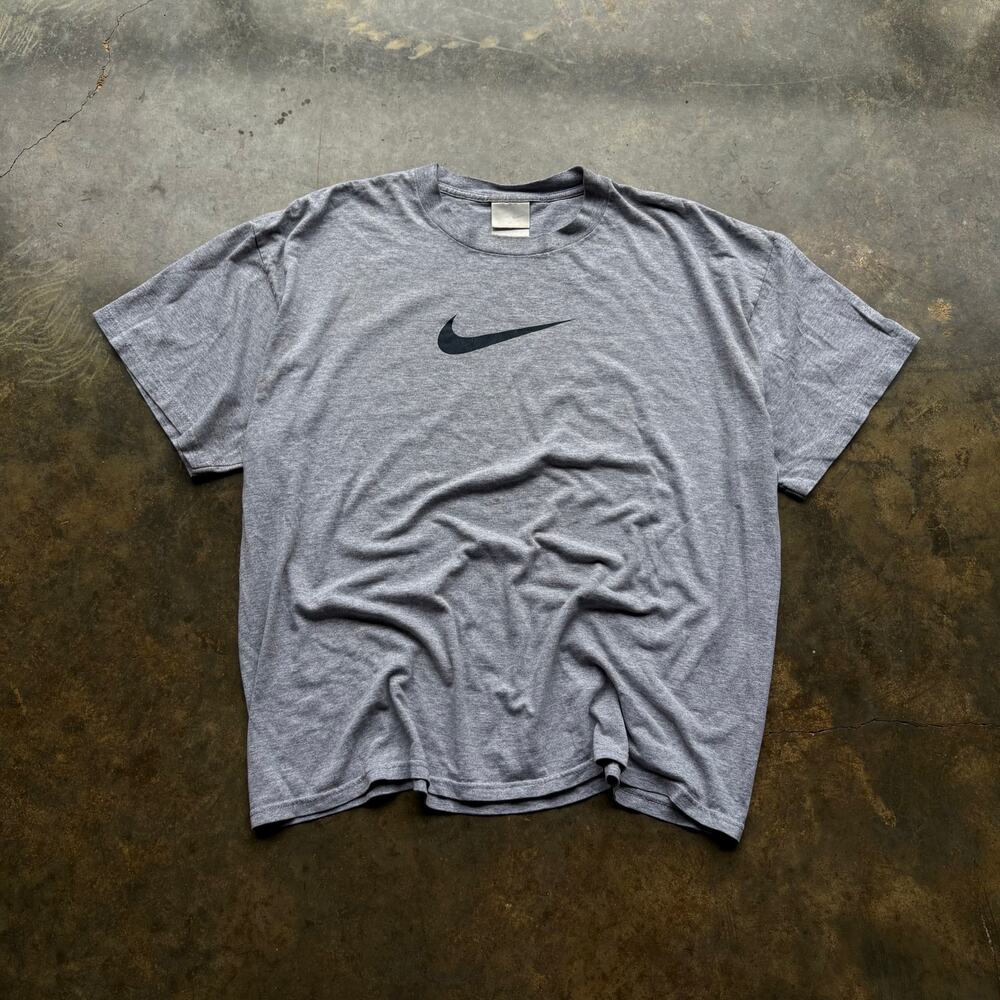 Vintage Y2K Silver Tag Center Swoosh‎ Nike T-shirt